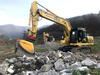 01. Komatsu PC 240 s drtící lžící Hartl HBC 650. V pozadí pásové rypadlo Liebherr R946.