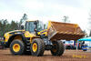 Komatsu WA380-7 s prázdnou lopatou