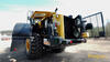 Kolový nakladač Komatsu WA470-7 s odklopenými kapotami