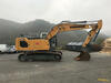 03. Pásové rypadlo Liebherr R924-8 čekající na práci