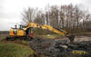 Pásové rypadlo Caterpillar 311F LRR s nataženým ramenem i výložníkem