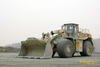 Řetězy Pewag na nakladači Caterpillar 988 H
