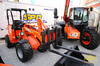 Kolový nakladač Schäffer 2436 v barvách půjčovny Boels Rental
