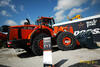 Kolový nakladač Doosan DL550-5 s řetězy Las Zirh Rocworks.