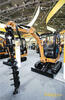Pásové minirypadlo Caterpillar 301.4C s vrtákem CAT A7B
