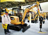 Pásové minirypadlo Caterpillar 302.7DCR s kladivem CAT H45E S