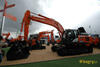 Pásové rypadlo Hitachi ZAXIS 300LCN se speciální lžící WOLF TerraStar PoweLine TSP-184