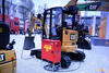Hybridní pásové minirypadlo Caterpillar 302.7DCR Dual Power ePowered by Zeppelin