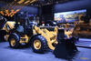 Kolový nakladač Caterpillar 907M