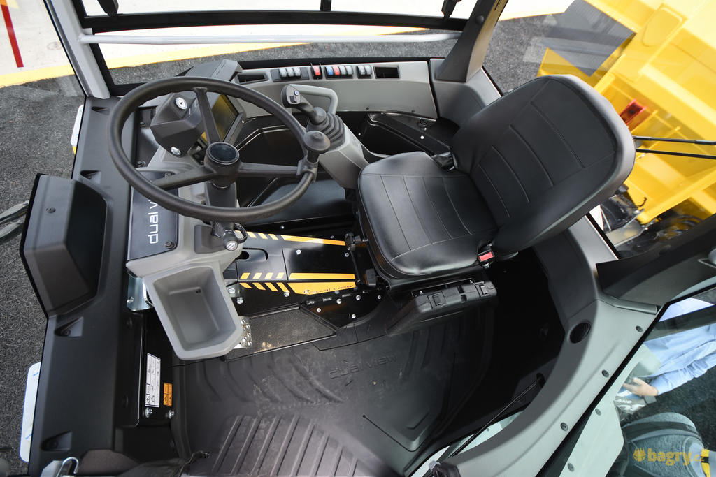 Kompaktní kolový dempr Wacker Neuson DV100 Dual View - otočná sedačka s volantem