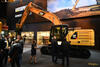 Pásové rypadlo Caterpillar 320GC 07B s kladivem H120GC S