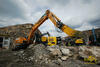 Pásové rypadlo Liebherr R 934 s vydrcovacími nůžkami Atlas Copco BP 3050