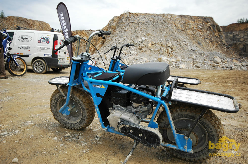 Užitkový motocykl Agados Rahier s plynem na páčce