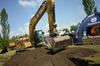 Pásové rypadlo Caterpillar 320 s nivelací Trimble Earthworks  3D GPS