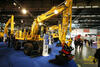 Kolové rypadlo Komatsu PW148-8 s rychloupínačem Indexator s drapákem G800B