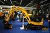 Pásové minirypadlo Komatsu PC30MR-3 s naklápěcím rotátorem Engcon EC02-S40