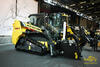 Pásový smykem řízený nakladač New Holland C227