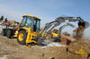 Rypadlonakladač Volvo BL71B, v pozadí midirypadlo Volvo ECR58 Plus