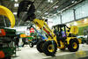Kolový nakladač New Holland W170C Long Reach s vidlemi EBF s přidržovačem