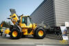 Kolový nakladač Volvo L90G s rozhrnovačem siláže Kame-VM SV 5000