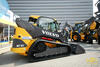 Pásový smykem řízený nakladač Volvo MCT 125 C s lopatou Volvo BGP 7817