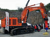 Pásové rypadlo Hitachi ZAXIS 670 LCH s hydraulickým kladivem MTB MT 505