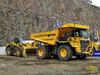 Pevný dempr Komatsu HD 605, nakladač Komatsu WA 500