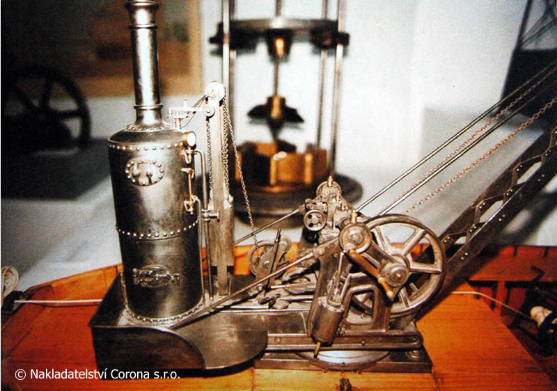 Detail parního stroje modelu parního drapáku
