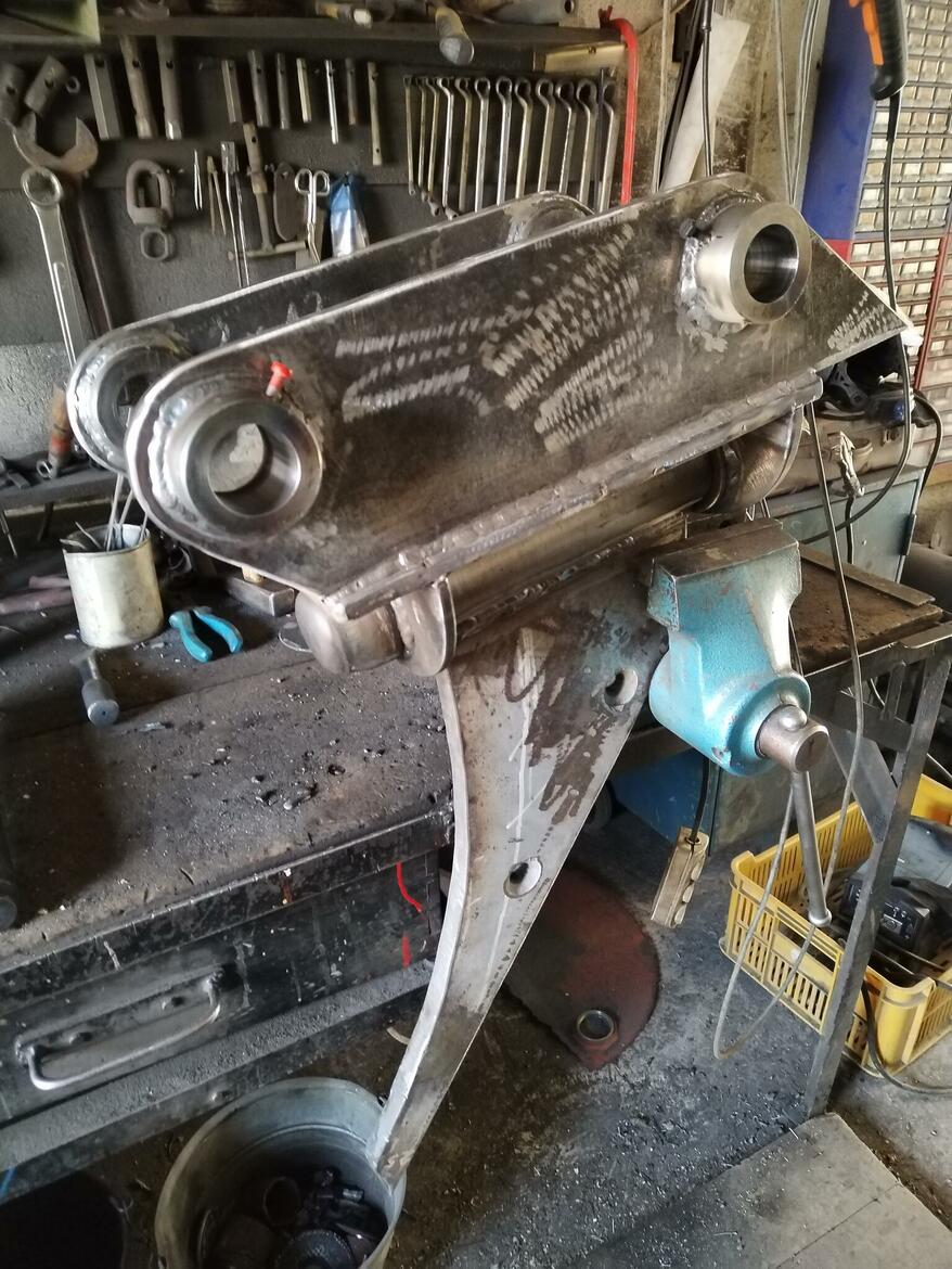 Re: Rozrývač s hydraulickým naklápěním
