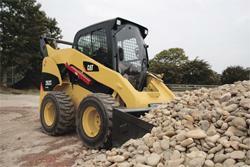 Re: Bobcat s 300 nebo Case 445 series 3