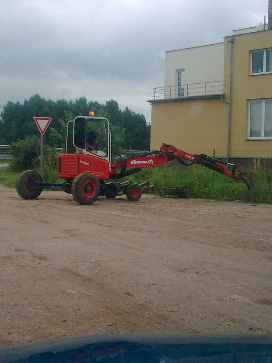 EUROMACH 2500 MOBIL -zdroj bagry.cz