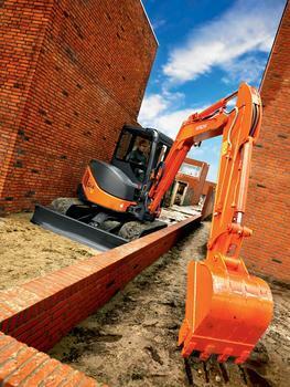 Re: Mecalac 8MCR nebo Volvo ECR58 Plus