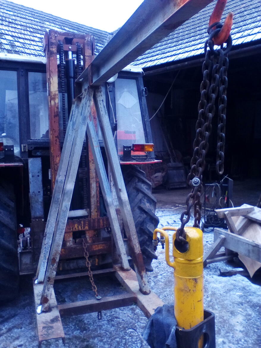 Oprava stabilizačních patek JCB 4CX