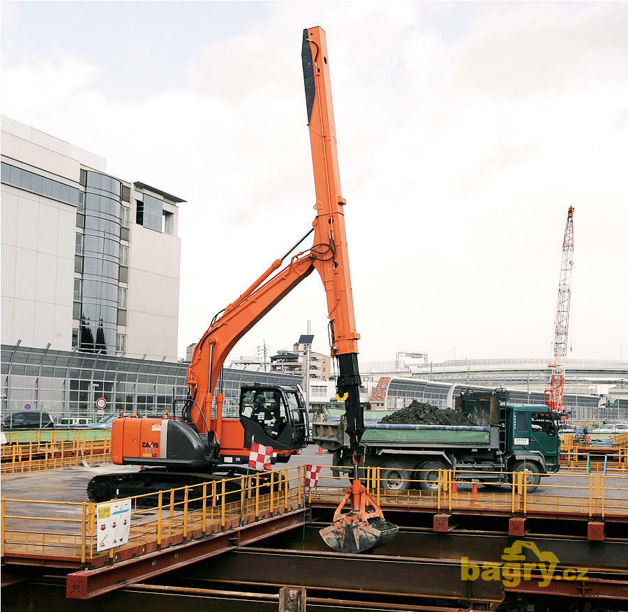 HITACHI ZX 225 - Chameleon