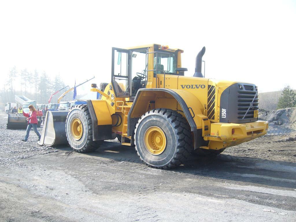 Re: Předváděčky 2009 ( komatsu,volvo,cat,liebherr)