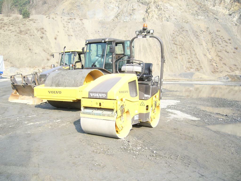 Re: Předváděčky 2009 ( komatsu,volvo,cat,liebherr)