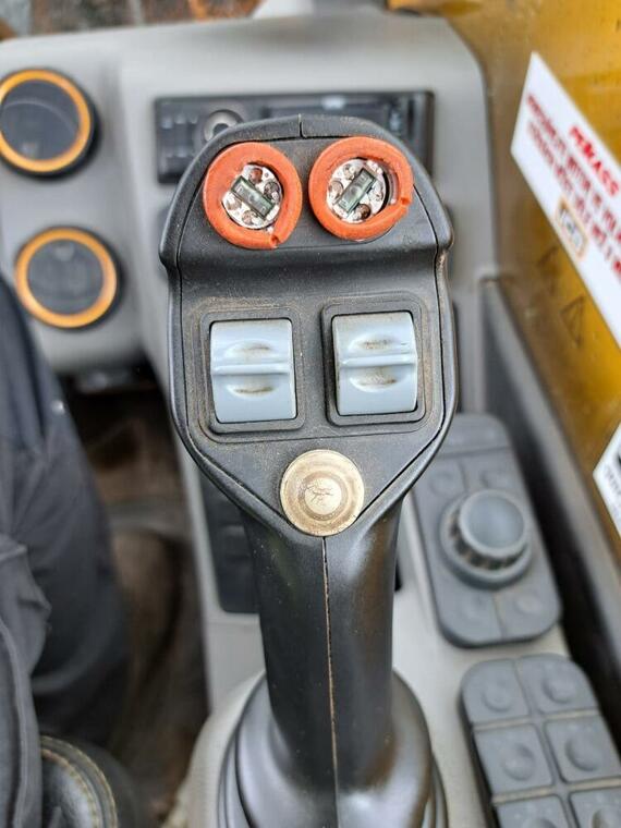 Renovace joysticků / a elektrické opravy pro zemědělské a stavební stroje, náhradní díly