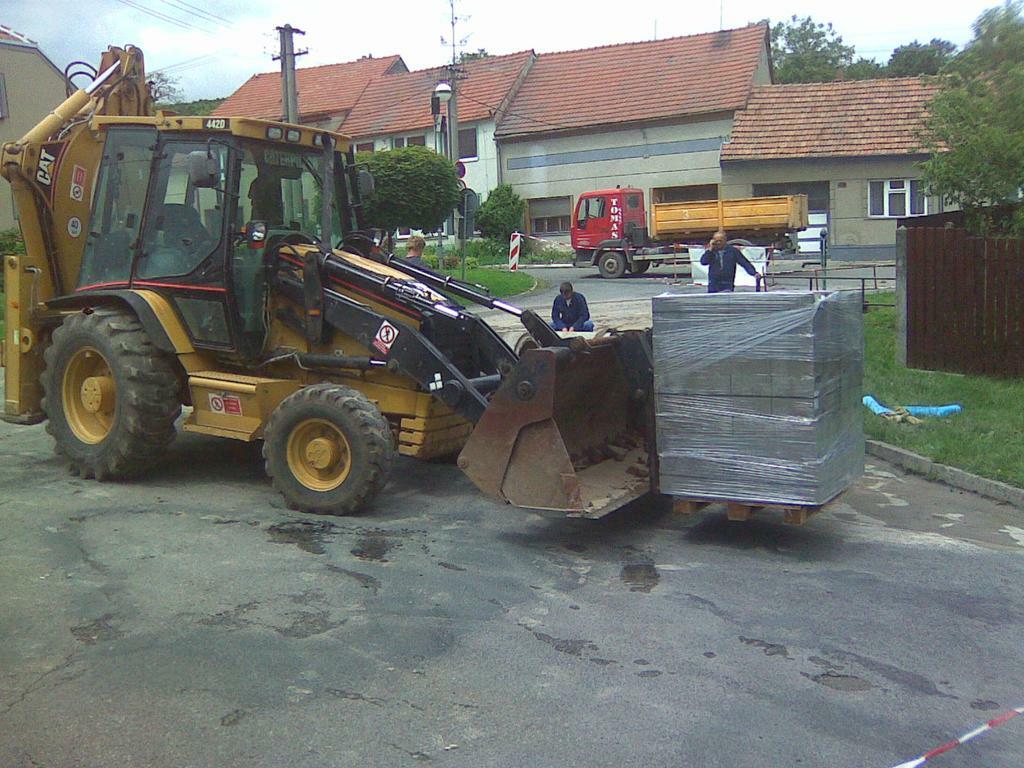 Re: Traktorbagr CAT