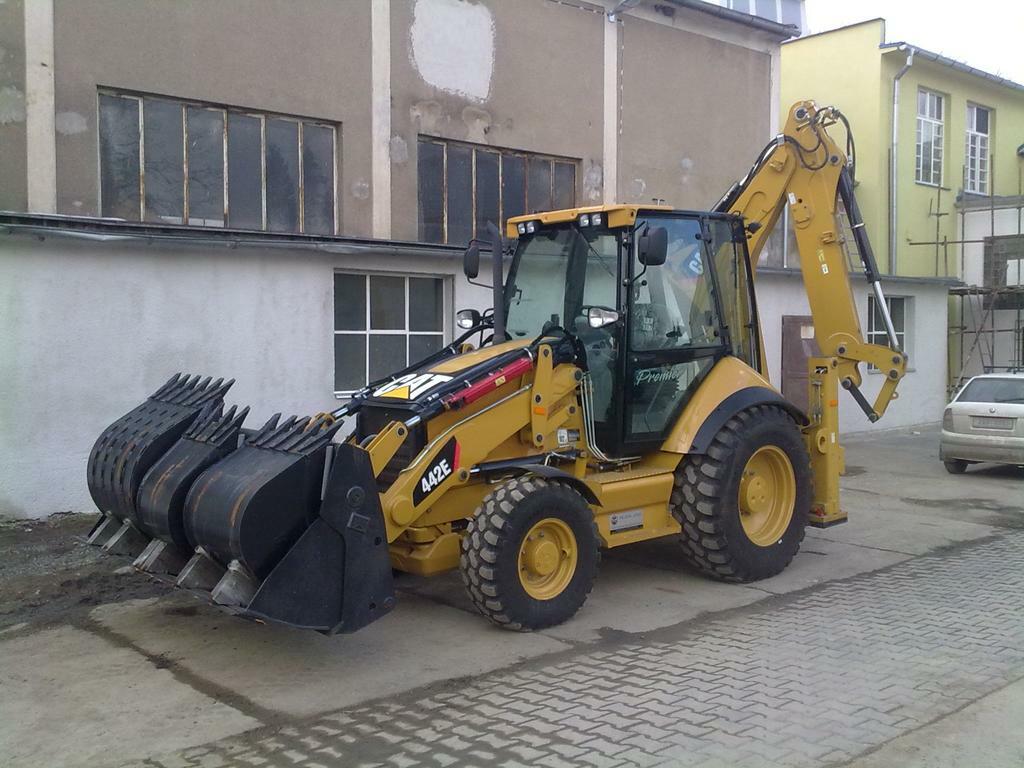 Re: Traktorbagr CAT