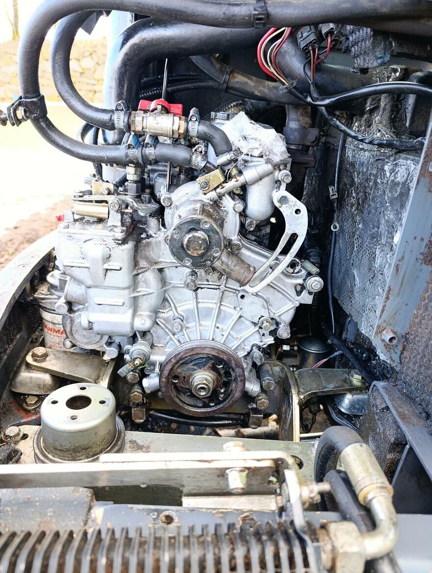 Zapojení čidla teploty vody Terex TC16 Mitsubishi L3E 