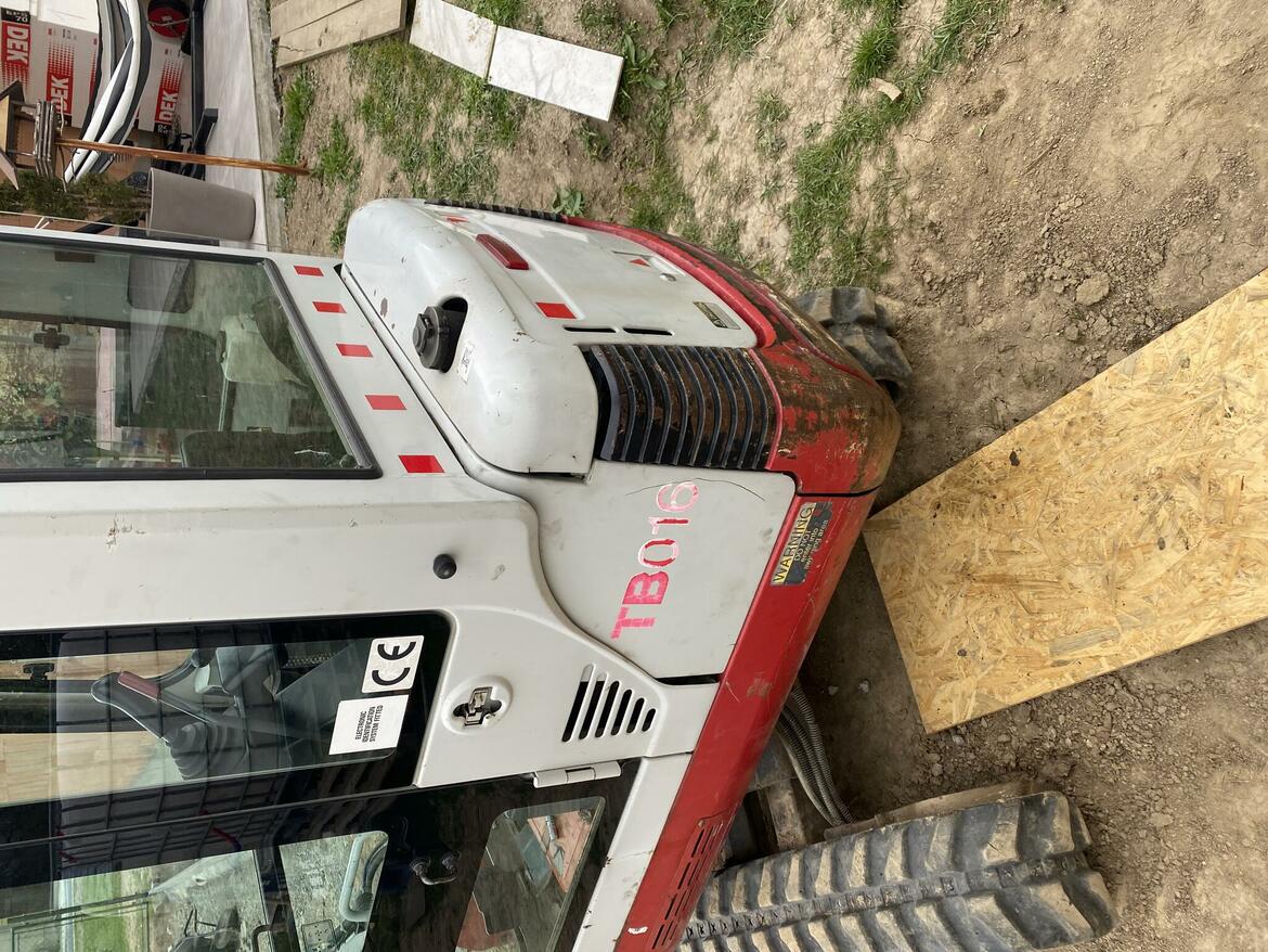 Únik hydraulického oleje