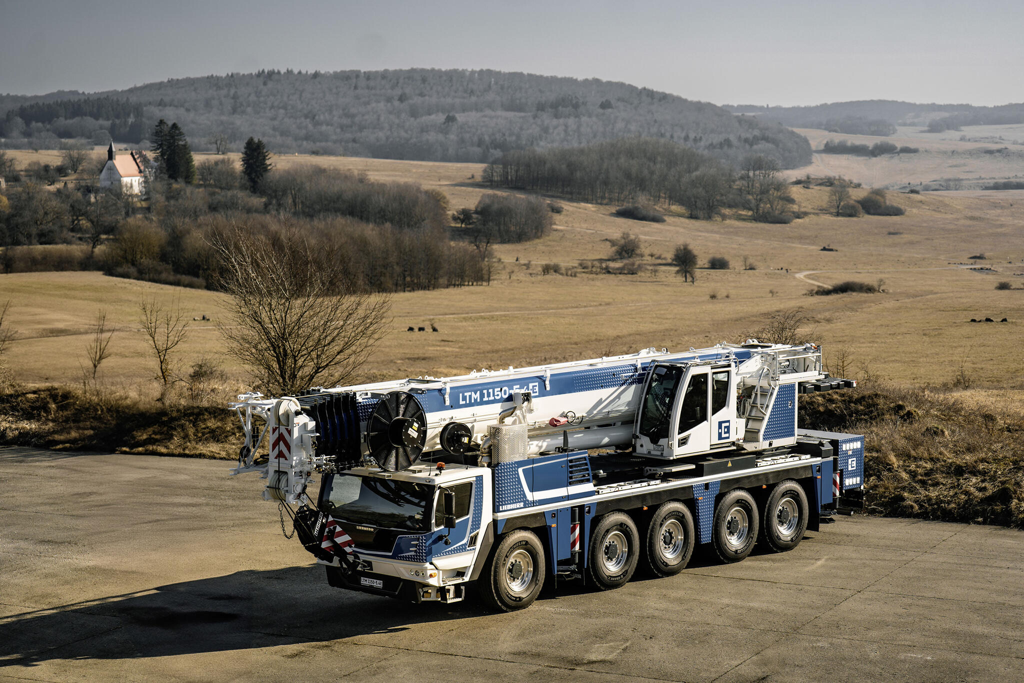 Plně elektrický mobilní jeřáb Liebherr LTM 1150-5.4E