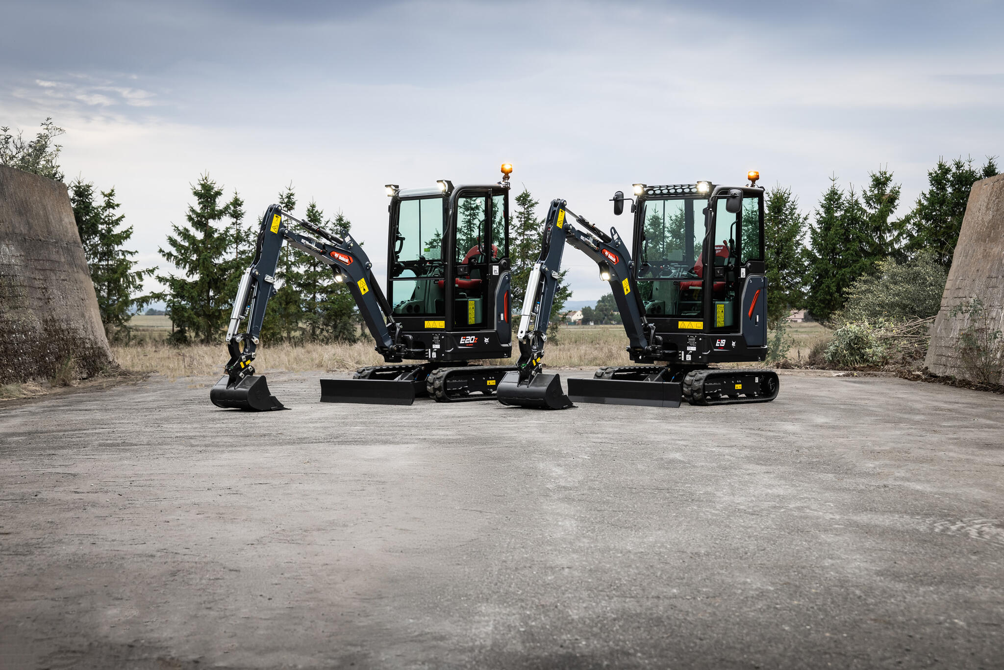 Bobcat 1-2t Mini Excavator Premiere Launch Edition
