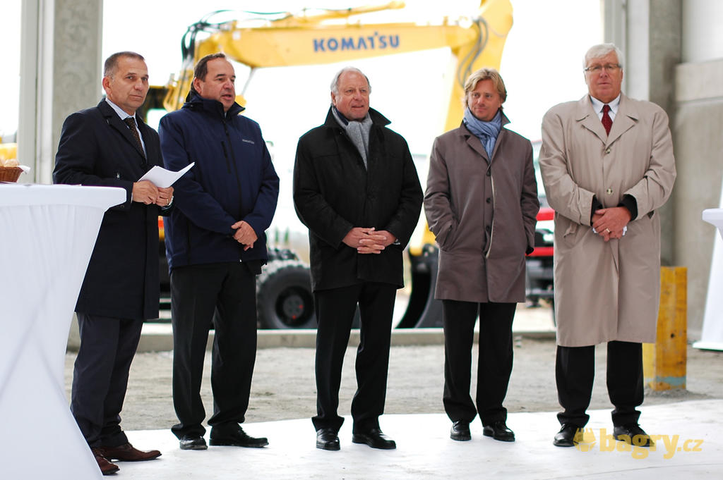 Ředitel Kuhn-Bohemia Daniel Sýs, finanční ředitel Michal Štrougal, majitelé Kuhn Holding Günter a Andreas Kuhnovi a jednatel Kuhn–MT Jaroslav Vaněk