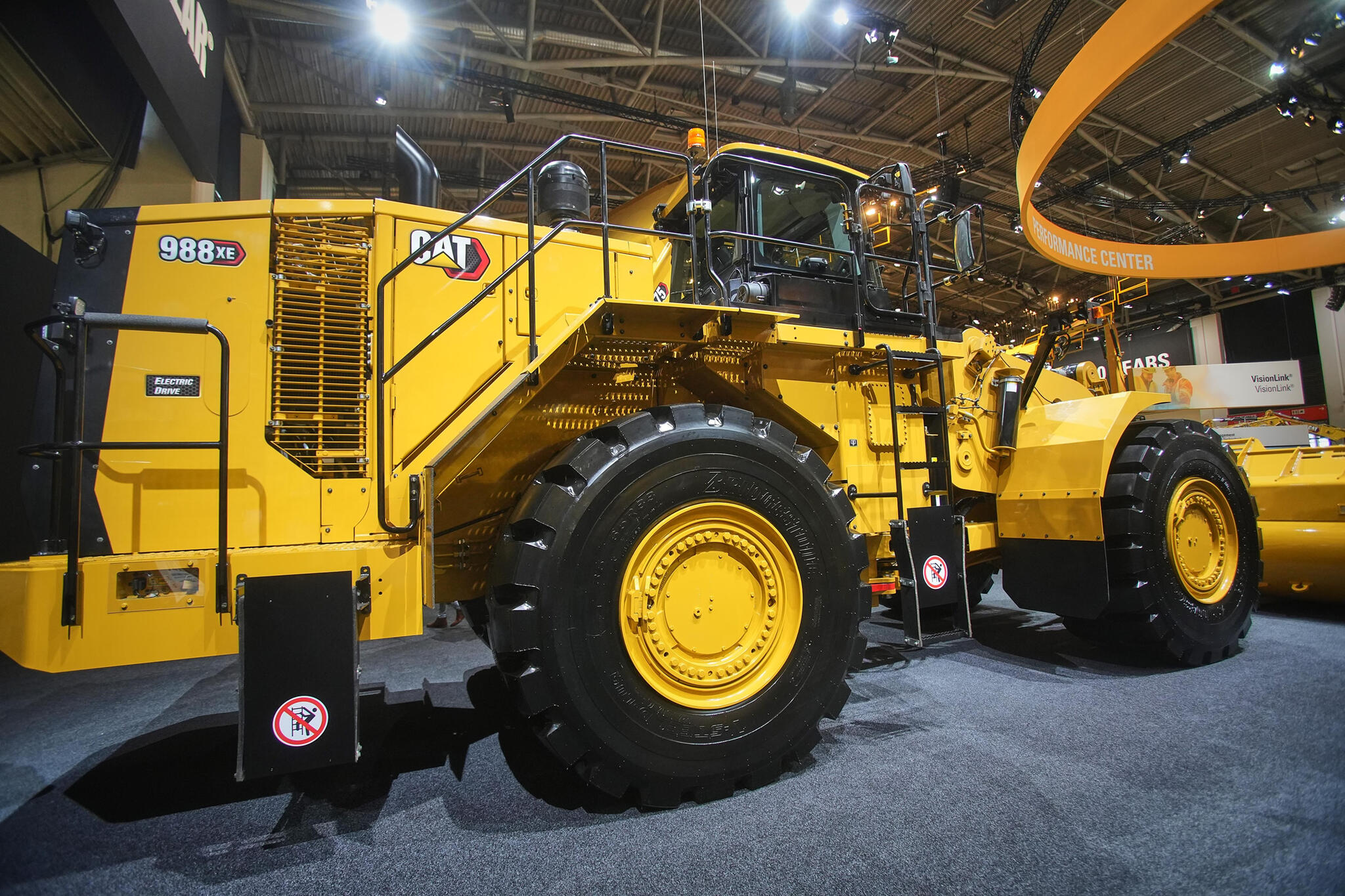Kolový nakladač CAT 988 XE