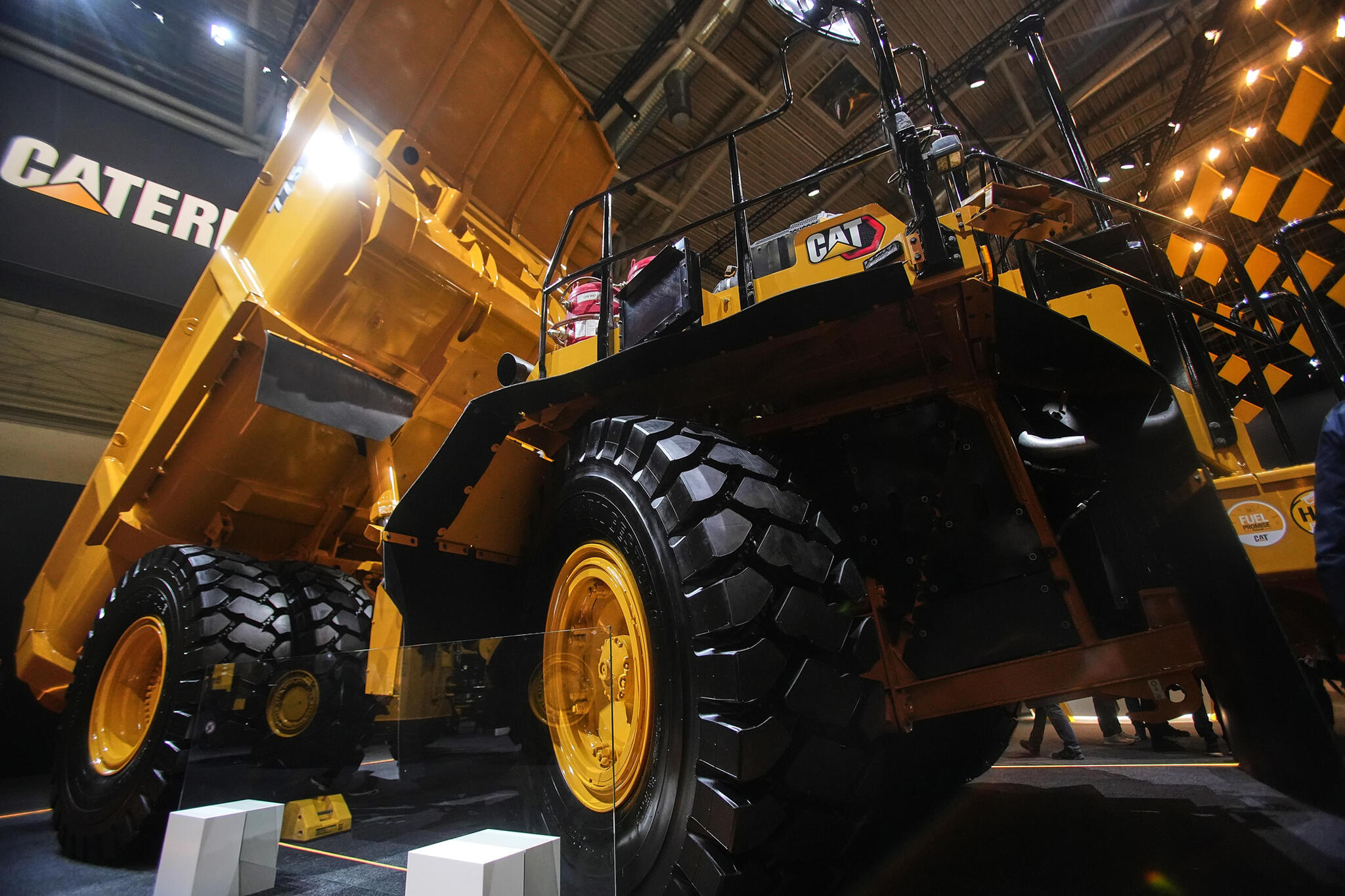 Pevný dempr CAT 775