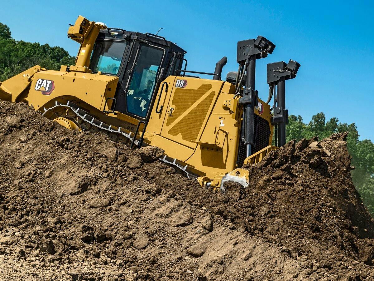 Pásový buldozer CAT D8 2025