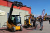 Elektrické stroje JCB: Teletruk 30-19E a minirypadlo 19C-1E