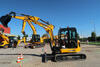 Soutěž strojníků s pásovým rypadlem JCB 65R-1