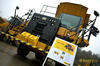Caterpillar 775G za cedulí s jeho základními technickými parametry